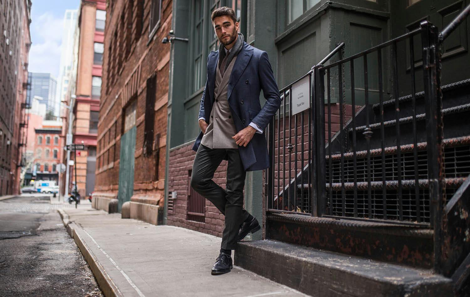 Looking the Part - How to Dress Like a Leader in the Workplace-3