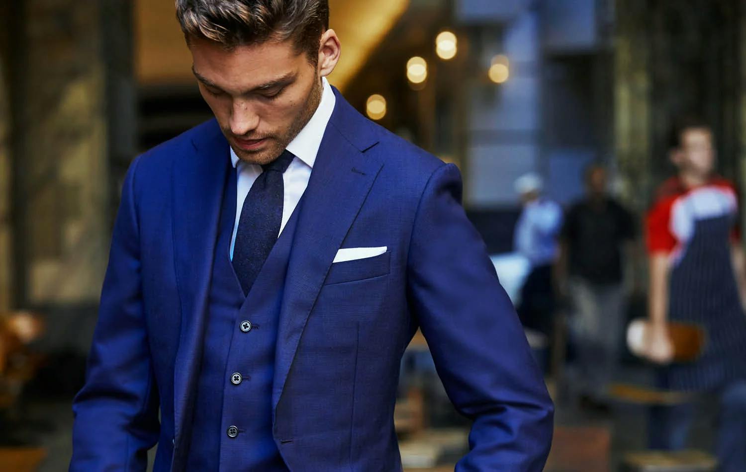 Looking the Part - How to Dress Like a Leader in the Workplace-2