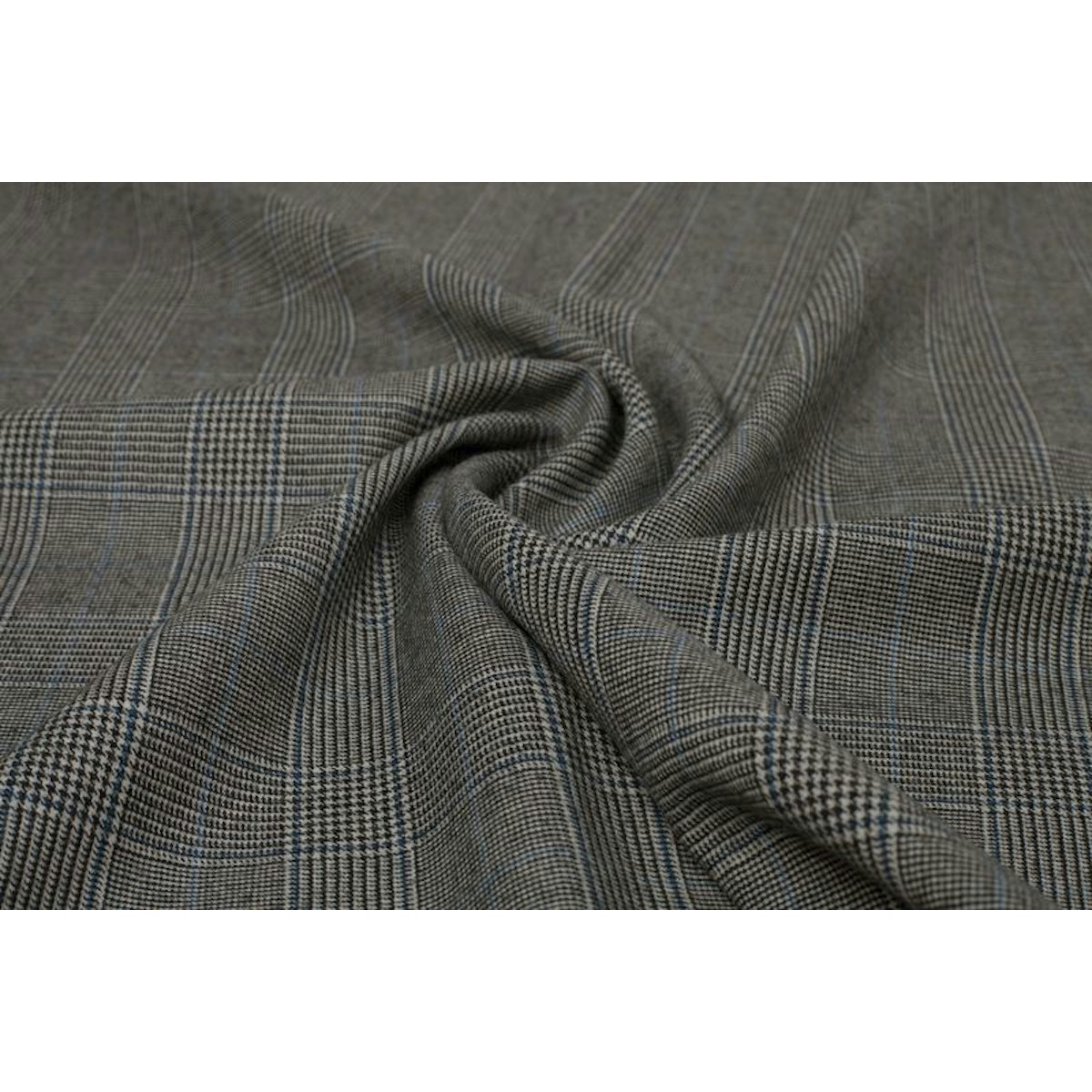 InStitchu Suit Fabric 100